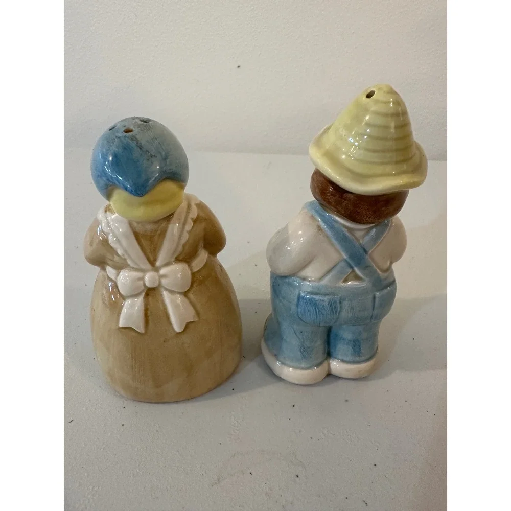 Vintage Ceramic Farmer Couple Salt and Pepper Shakers Country Farmhouse Decor